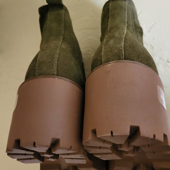 Aqua College Green Ankle Bootie Size: 6 NWT - Picture 7 of 9